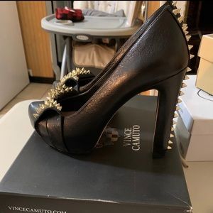 VC Jamma spiked bow and heel pump